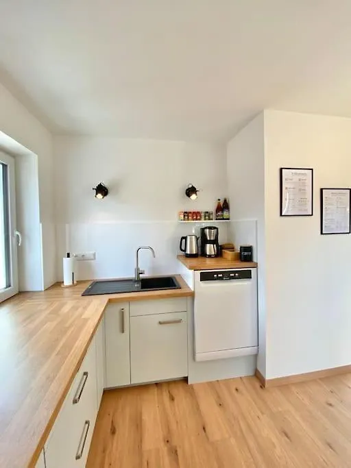 Moderne Eg-Wohnung Im Guenztal Krumbach